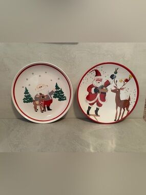 SET OF 2--Pottery Barn Kids RUDOLPH & SANTA Melamine 9” Plates EUC